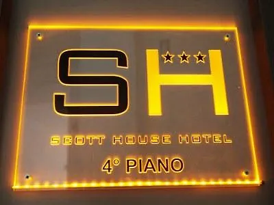 Scott House 3*