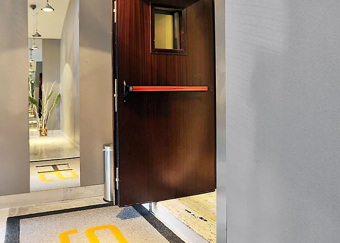 Otel Scott House 3*
