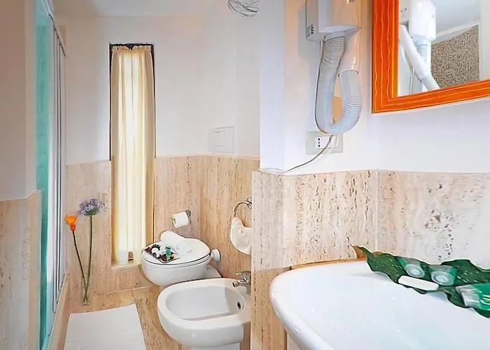 Otel Scott House 3*