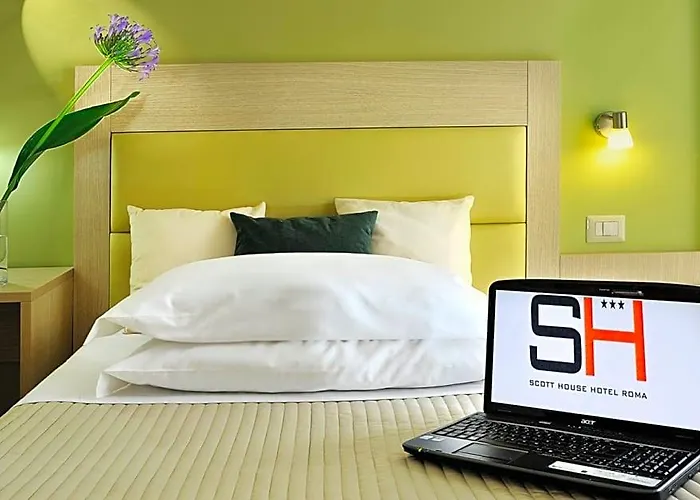 Scott House 3*