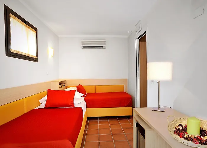 Scott House Otel 3*